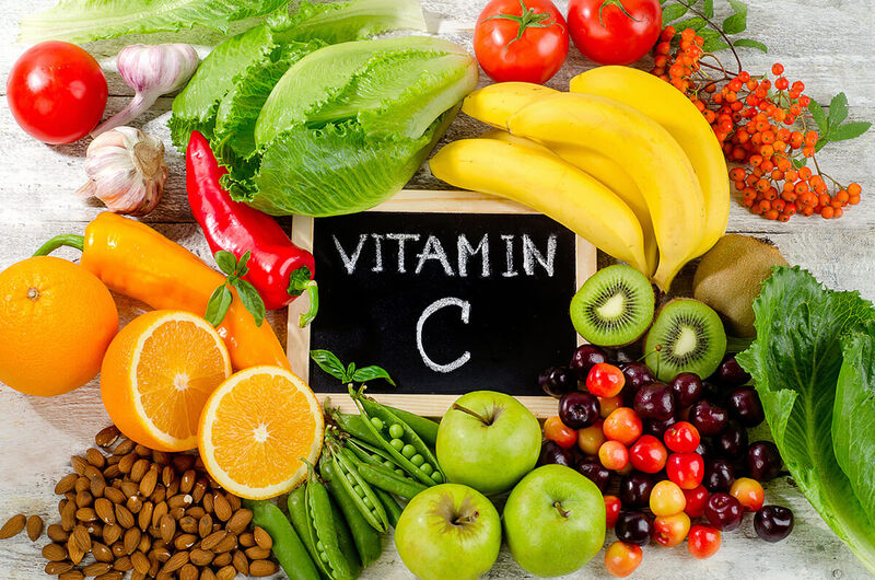 Ăn nhiều hoa quả chứa Vitamin C giúp ngăn ngừa viêm đường tiết niệu