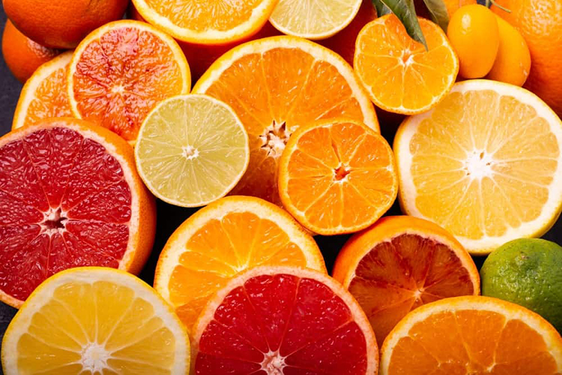 Trong các loại trái cây họ cam, quýt có chứa yếu tố giúp hòa tan một số thành phần hình thành sỏi thận